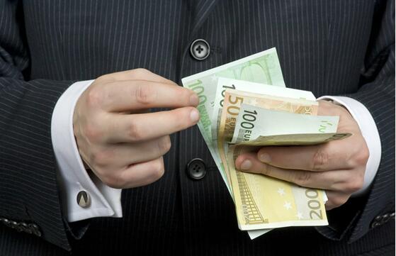 增加收入了在数钱