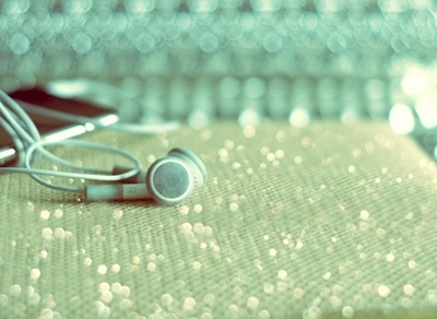 戴上耳机远离噪音