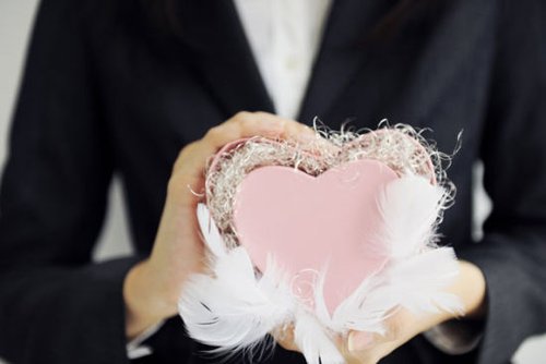 为什么办公室恋情易遭反对